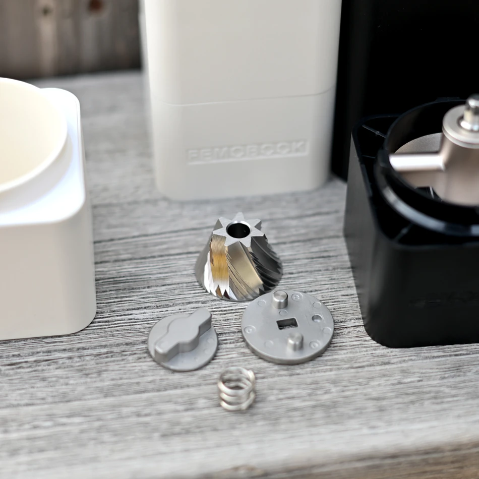 FEMOBOOK A2 USB electric coffee grinder portable rechargeable 7-core burr magnetic attraction 4000mAh battery