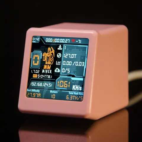 NMMiner Smart TV ESP32 BTC Solo Lottery Crypto Miner, 1060KHs Hashrate, Low Power Desktop Clock with ESP32